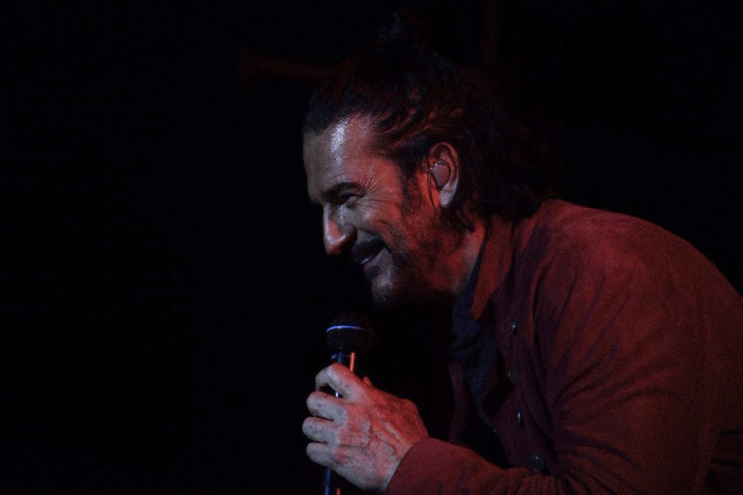 Arjona visitó a fan con cáncer