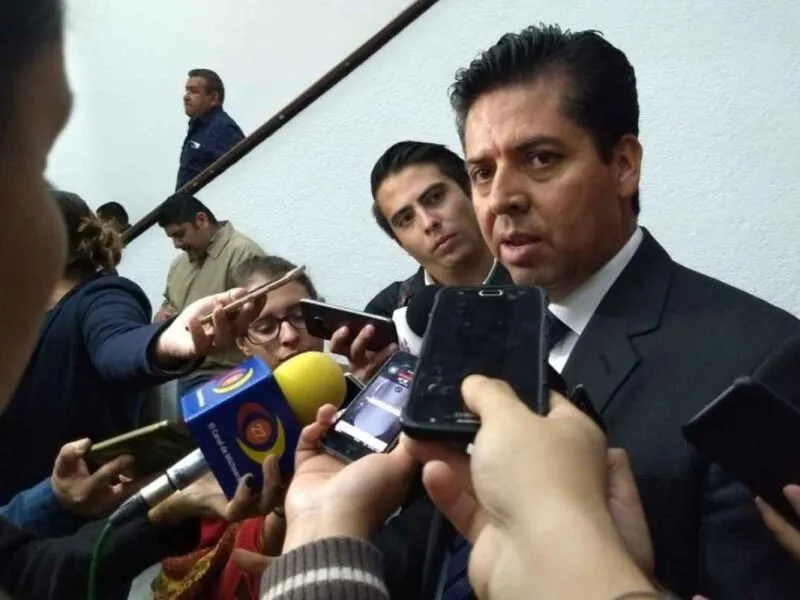 Antonio García Conejo, diputado del PRD, faltó a comparecencias del Congreso de Michoacán por asistir a actos partidistas, lo que evidencia que prioriza su labor política sobre la legislativa