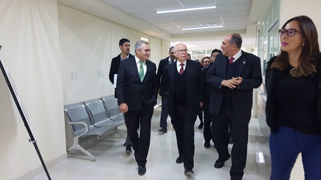 Narro Robles recorre unidades de Zacatecas