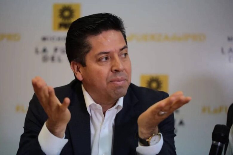 El órgano jurisdiccional del PRD indaga a militantes que participaron en la gira de AMLO en Michoacán; podrían recibir sanciones por promover proyectos ajenos al partido