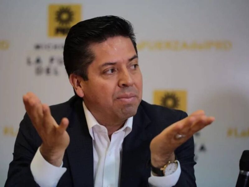 El órgano jurisdiccional del PRD indaga a militantes que participaron en la gira de AMLO en Michoacán; podrían recibir sanciones por promover proyectos ajenos al partido