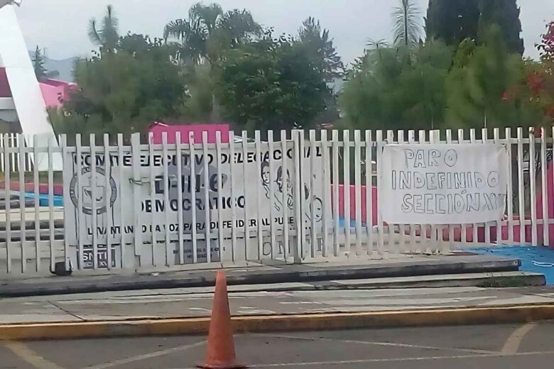 D-III-6 cierra la SEE en Michoacán apoyando a la CNTE y en rechazo a la evaluación docente y ceses laborales. Infórmate sobre la movilización educativa