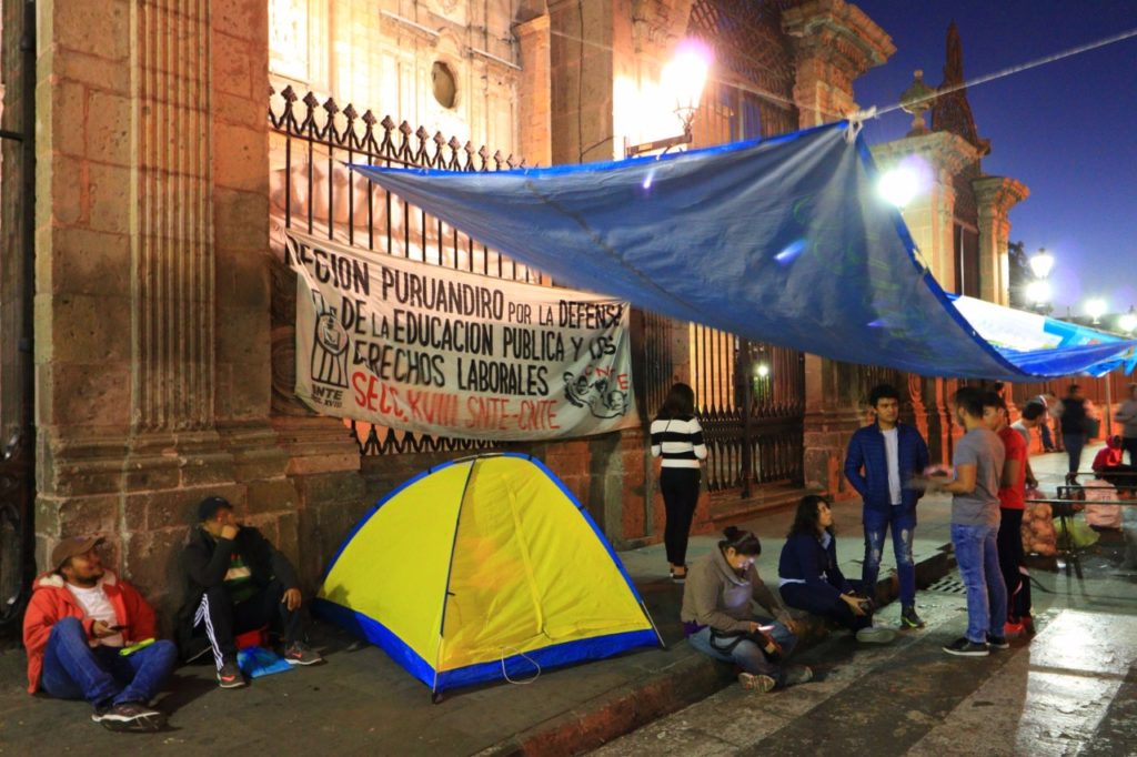 Instala CNTE plantón