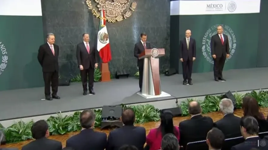 Peña Nieto toma renuncia de Meade