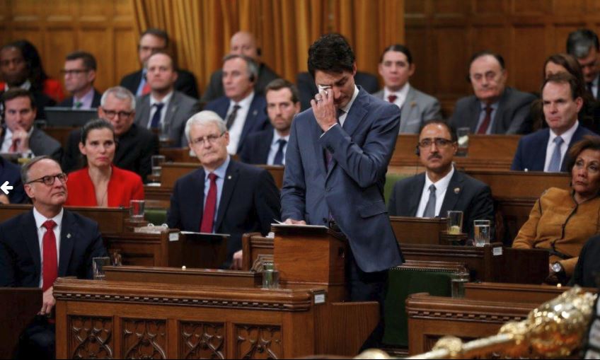 Trudeau en llanto se disculpa