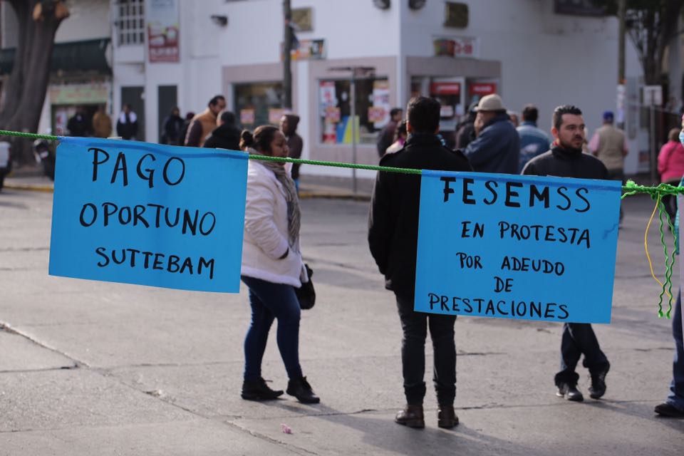 Sindicatos toman calles de Morelia