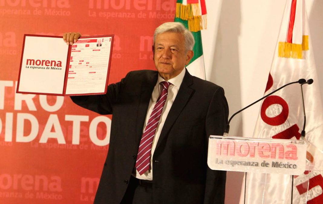 AMLO se registra como precandidato presidencial