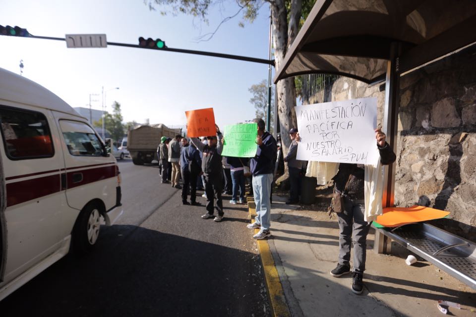 Spum protesta en casa de gobierno