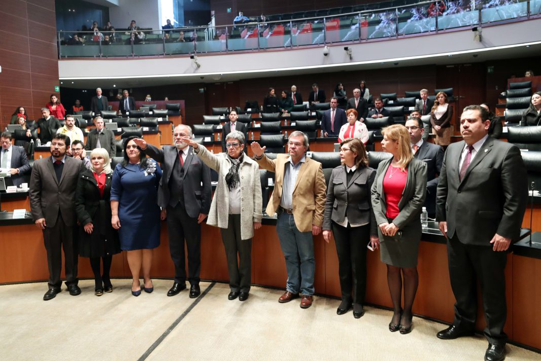 Rinden protesta consejeros de la CNDH