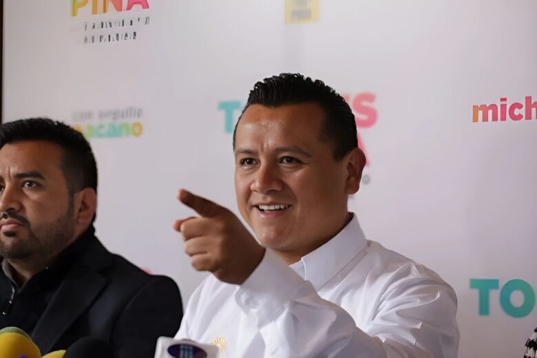 Carlos Torres Piña, aspirante del PRD en Michoacán, busca la candidatura al Senado en alianza con el PAN y MC dentro de la coalición Por México al Frente
