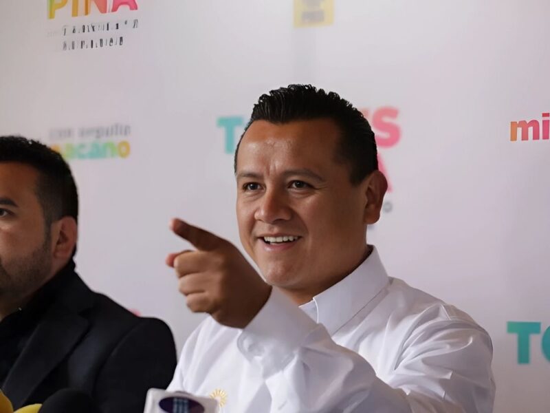 Carlos Torres Piña, aspirante del PRD en Michoacán, busca la candidatura al Senado en alianza con el PAN y MC dentro de la coalición Por México al Frente