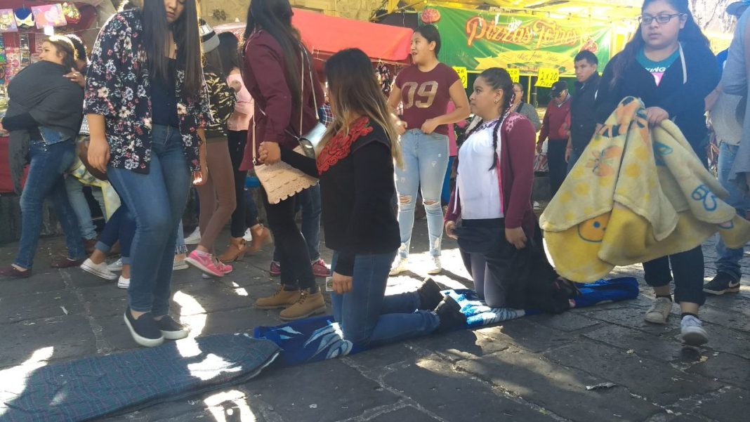 Con mandas, piden milagro a la Guadalupana