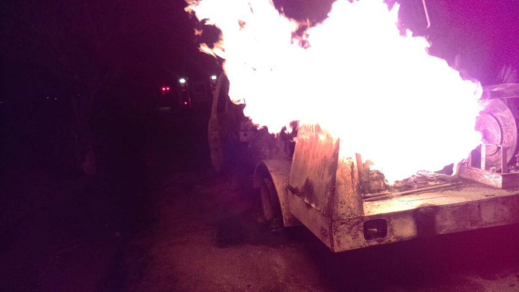 Explota pipa tras cargar gas en toma clandestina