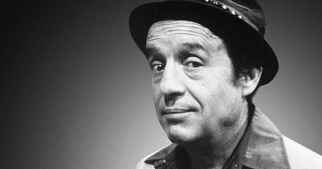 Hijo de Chespirito, si hará la bioserie de su padre