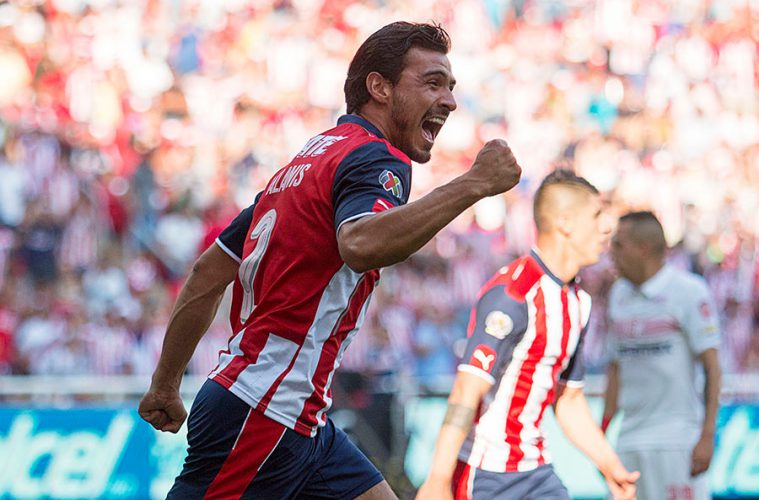 Oswaldo Alanís deja Chivas y se va al futbol exntranjero