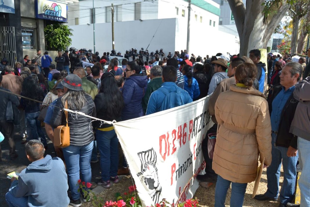 Liberan en PGR a docentes de la CNTE detenidos