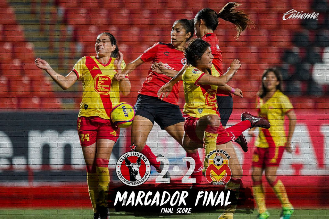 Monarcas femenil salen vivas de la frontera