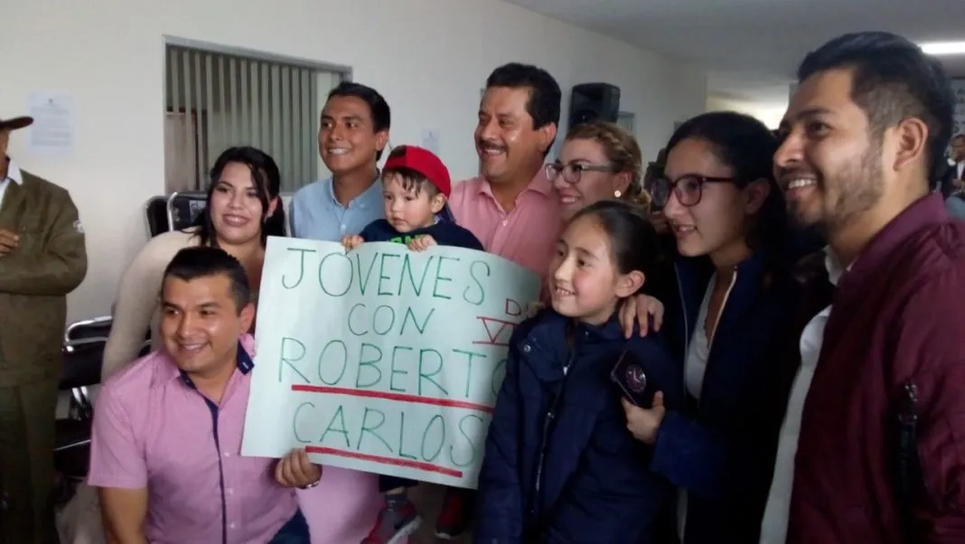 Roberto Carlos López García se registra como precandidato