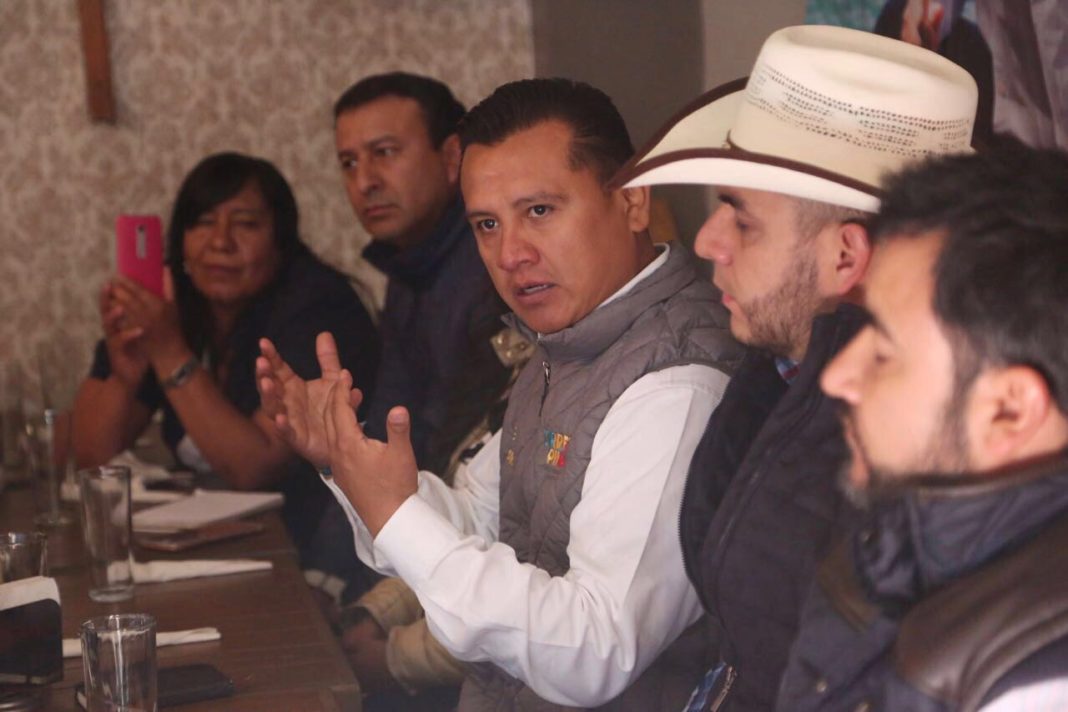 Carlos Torres Piña llamó a usar las urnas para cambiar las políticas que han generado pobreza