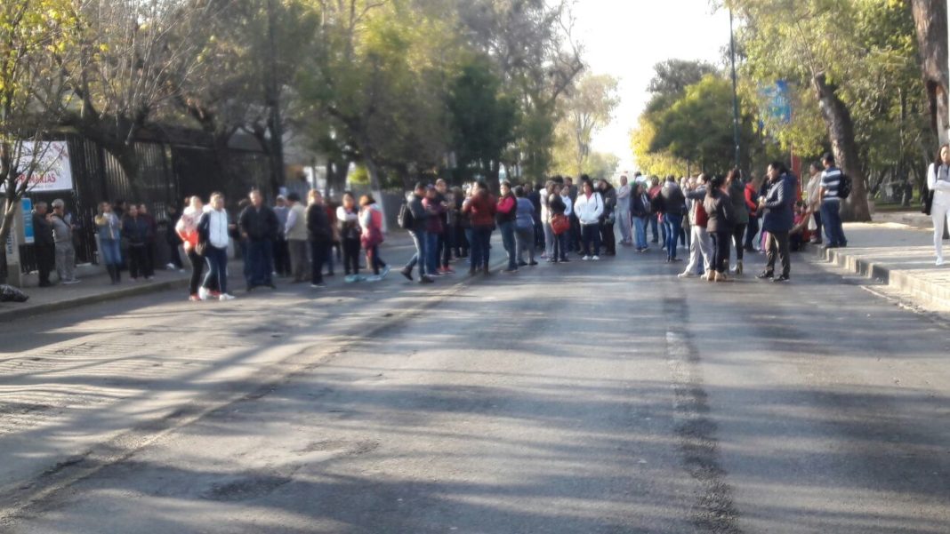 Los docentes de la CNTE iniciaron una movilización para exigir adeudos