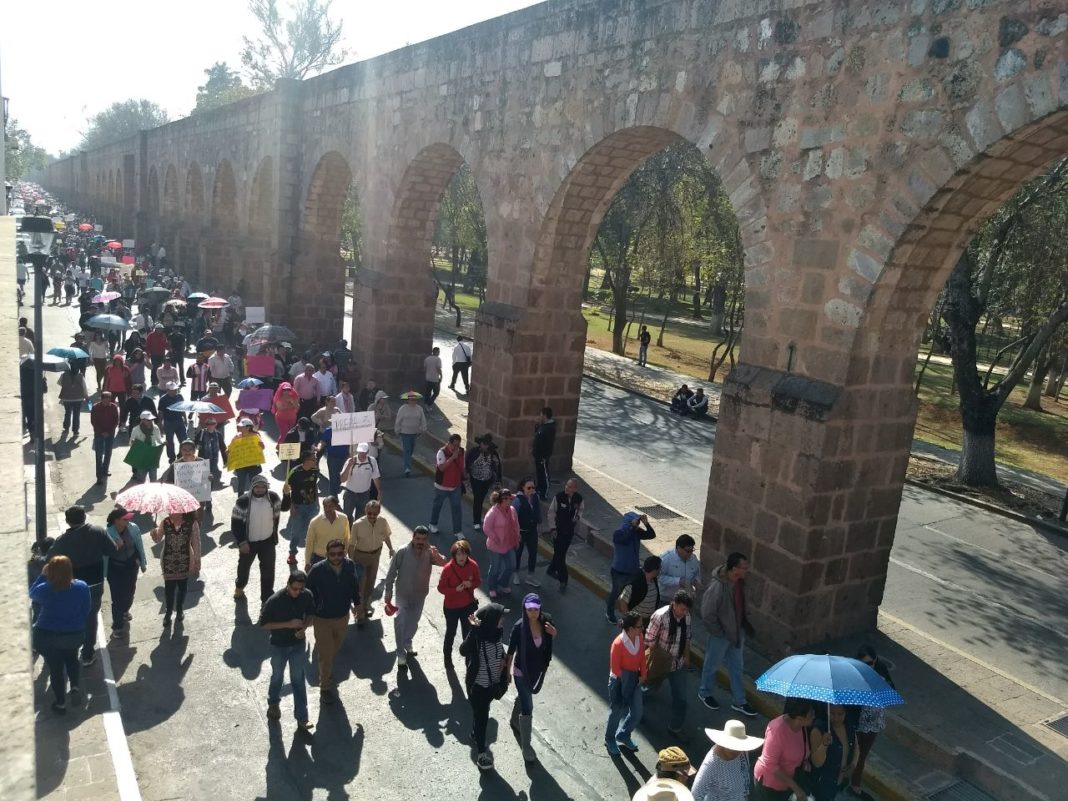 Sindicatos educativos toman morelia