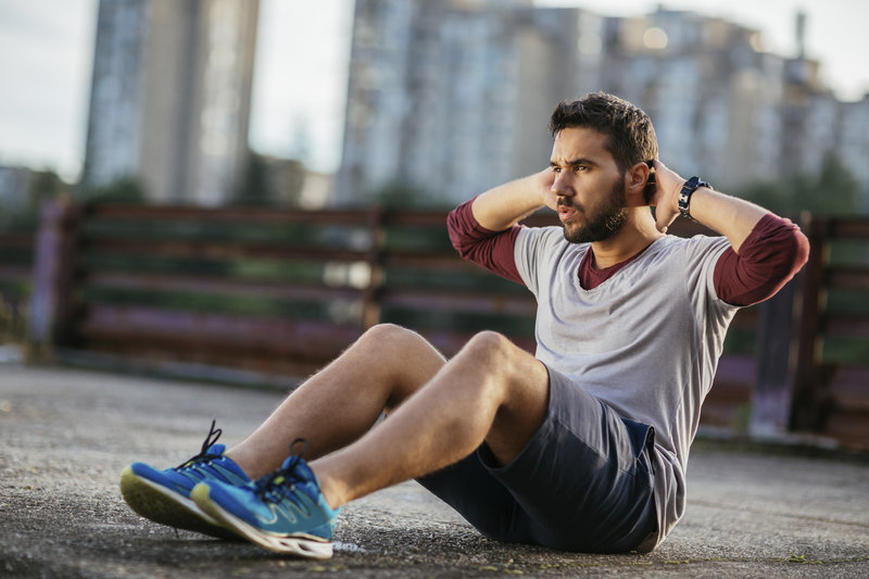 Vestimenta adecuada para el ejercicio físico reduce riesgo de lesión