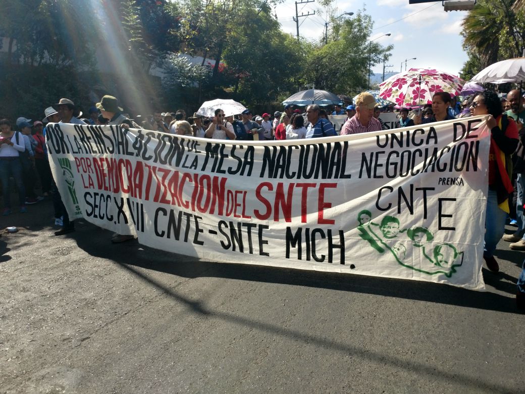 Se moviliza CNTE; exigen pagos