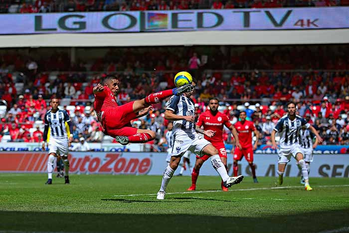 Los Diablos frenan a los Rayados