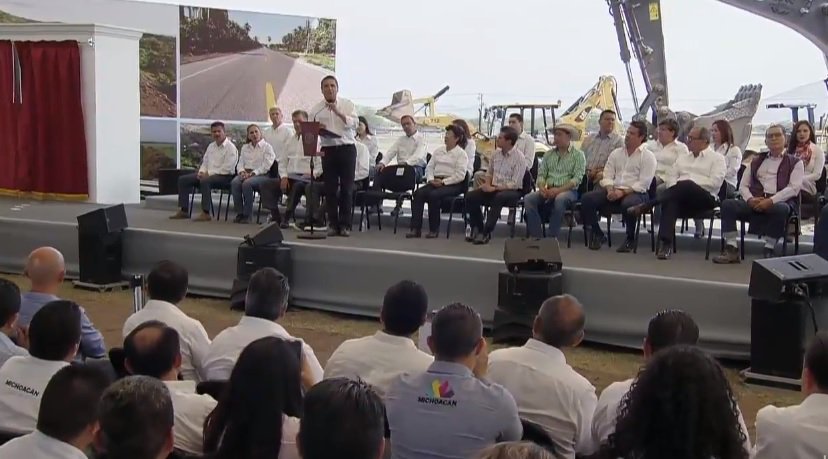 Entrega SCT obras de infraestructura a Michoacán