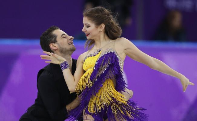 "Cucurrucú Paloma" en presentación de patinaje de ucranianos