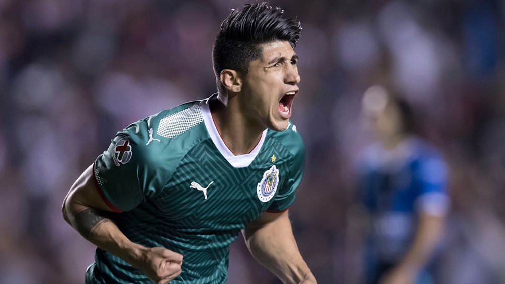 Pulido salva a Chivas