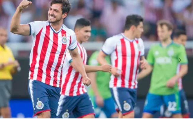 Con golazos Chivas avanza en Concachampions