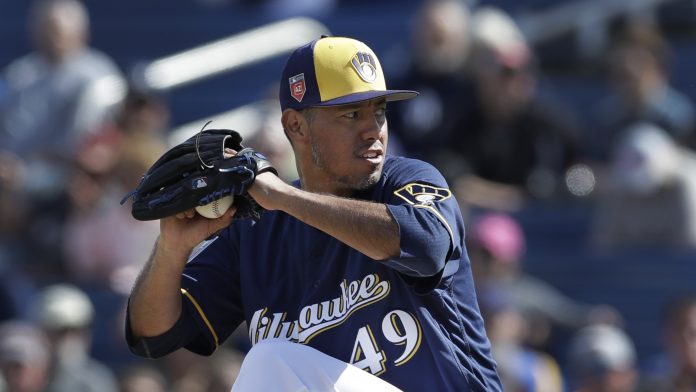 Yovani Gallardo firma con Rojos de Cincinnati