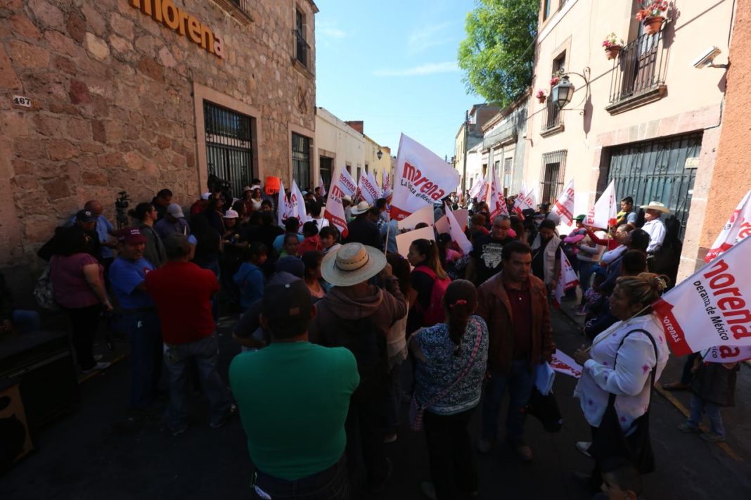 Acusan a líder de Morena de cambiar candidatos sin consultar