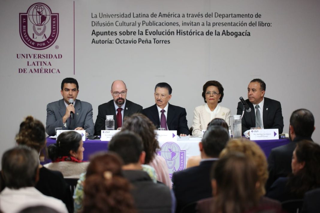 Presentan libro sobre evolución de abogacía