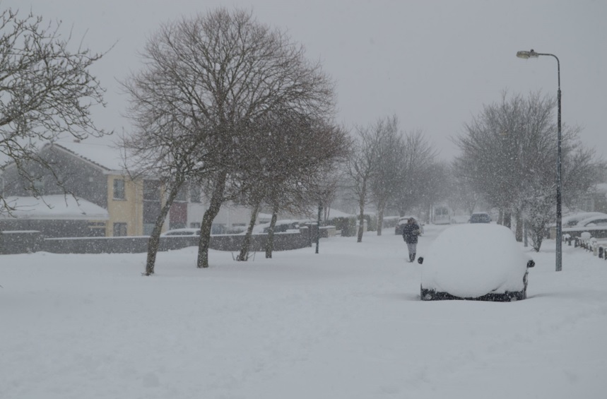 Paraliza nevada a Irlanda y Reino Unido