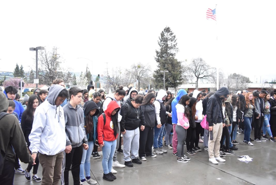 Estudiantes de EU realizan paro nacional