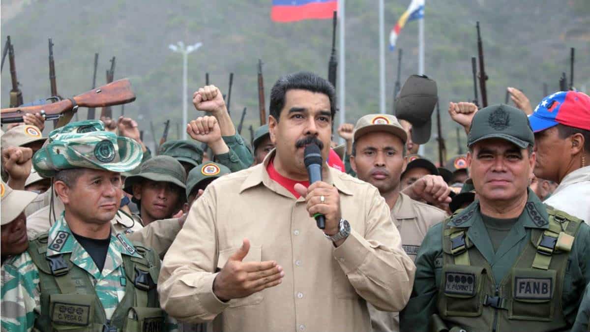 El gran apoyo que ha recibido Nicolás Maduro por parte de la jerarquía militar durante su gestión desde hace cinco años, a pesar de las diversas crisis que ha atravesado el gobierno del mandatario venezolano, ha empezado