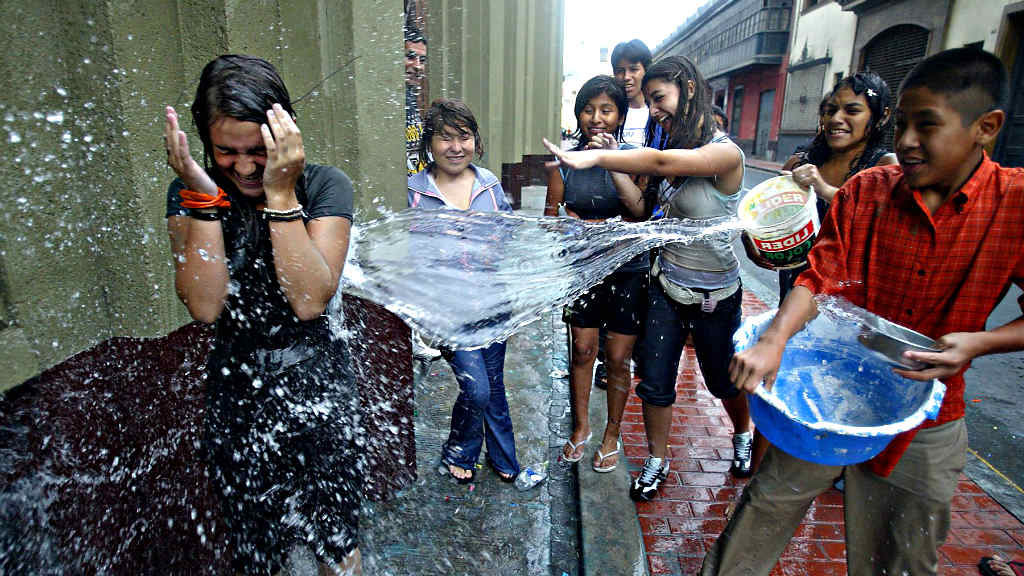 Arrestarán a personas que tiren el agua por "Sábado de Gloria"