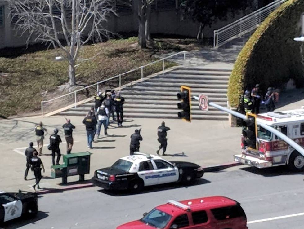 Apuntaron que se trataría de un caso de violencia doméstica o en el centro de trabajo.