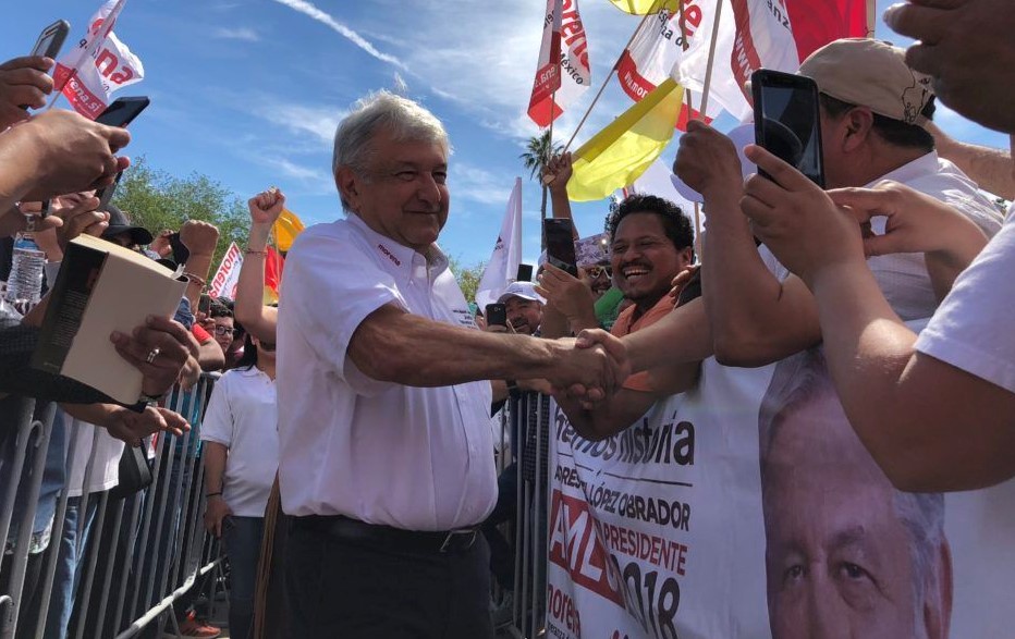 AMLO promoverá ley sobre sueldo de funcionarios