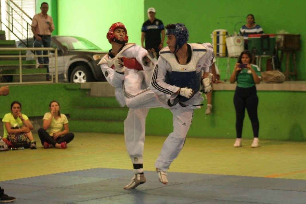 Pagarán a medias, becas atrasadas a deportistas