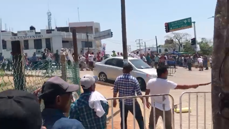 Enfrentamiento de la CNTE en Oaxaca por visita de Meade