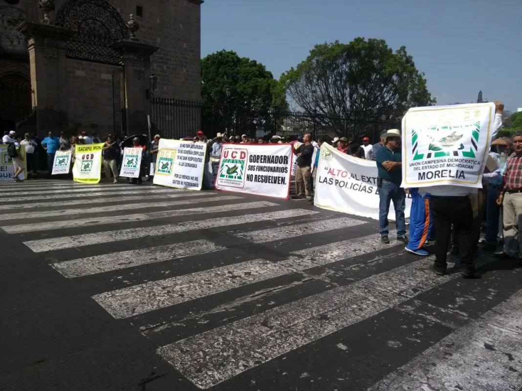 UCD bloquea avenida Madero de Morelia