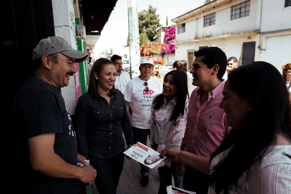 Toño Ixtlahuac en campaña de la mano con ciudadanos