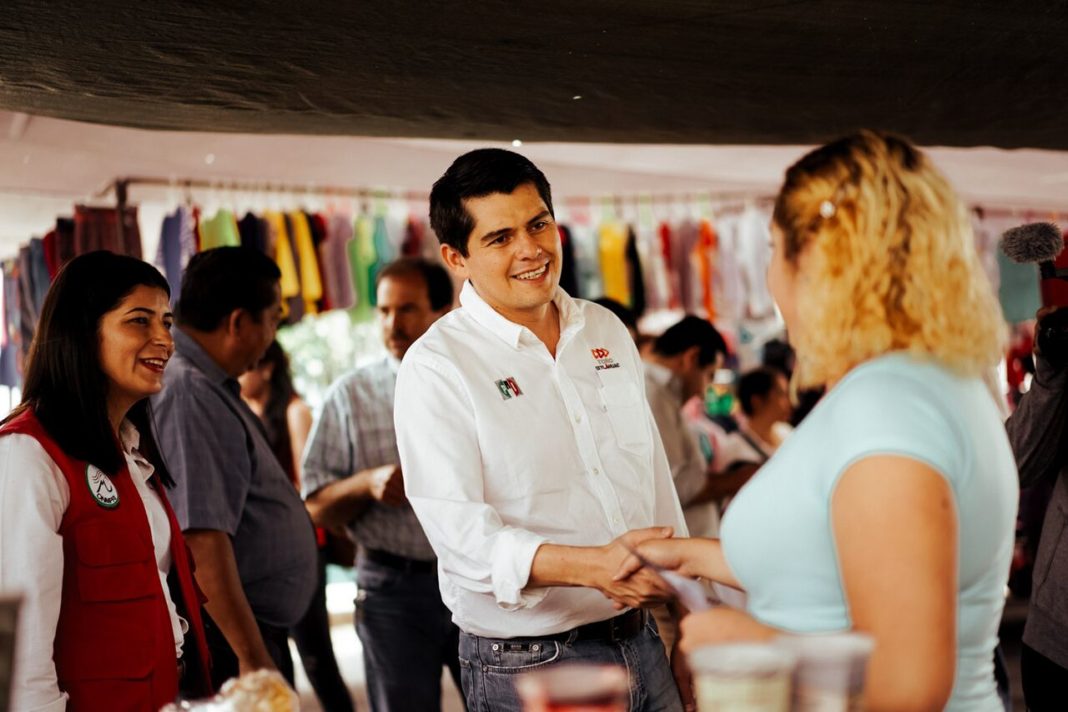 Toño Ixtláhuac recorre Cotija, Tocumbo y Los Reyes