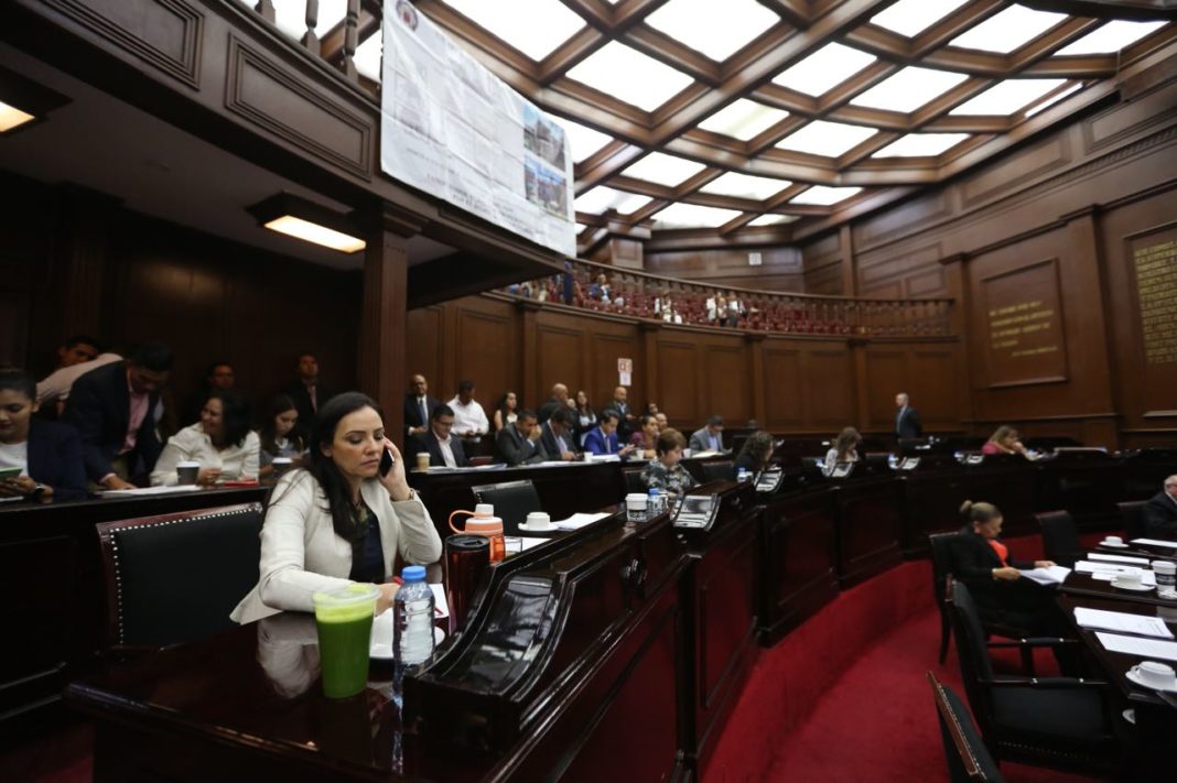 Reestructuran comisiones del Congreso del Estado por llegada de suplentes