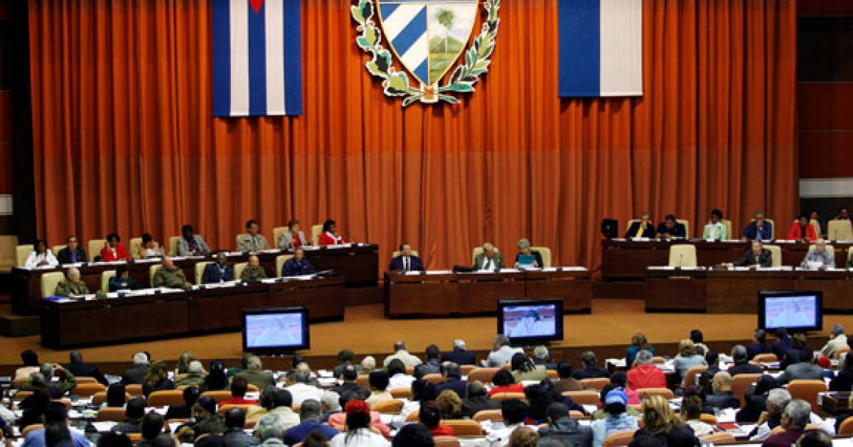 Adelantan sesión para elegir nuevo presidente de Cuba
