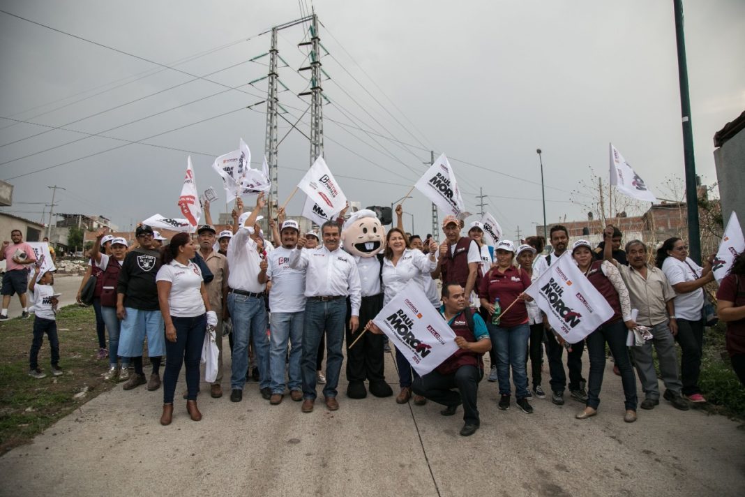 Vecinos de la Colonia Ejidal Isaac Arriaga piden a Raúl Morón obras públicas y mejor alumbrado