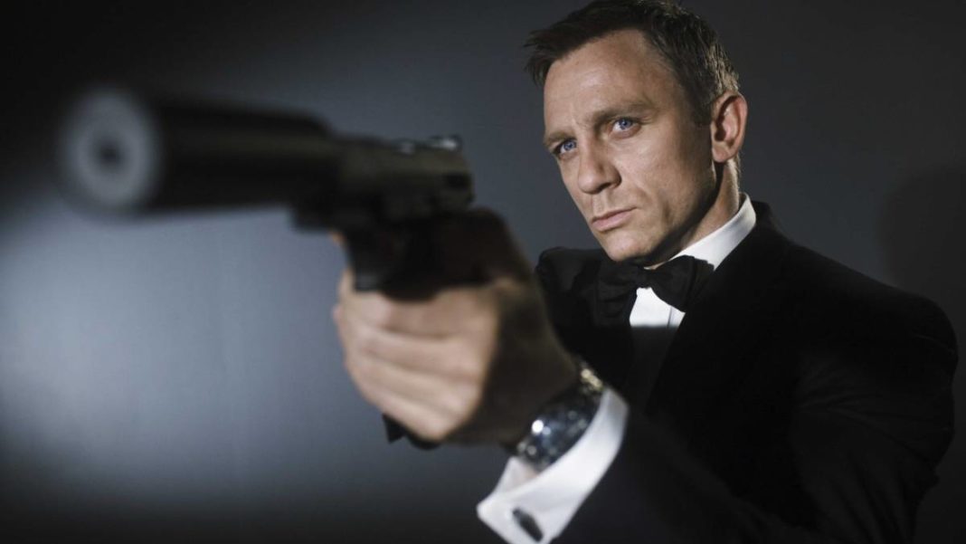 Daniel Craig regresa como el Agente 007